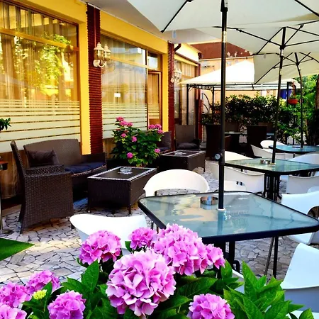 In Guest - New Cirene Big Quadruple 4 People With Half Package