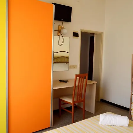 In Guest - New Cirene Big Quadruple 4 People With Half Package Guest house Rimini
